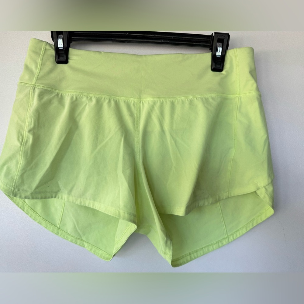 Lululemon Speedup HR‎ 2.5” Size 8 Highlighter Yellow